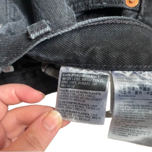 Levi's High Rise Button Fly Distressed Mom Jeans - Picture 5 of 5